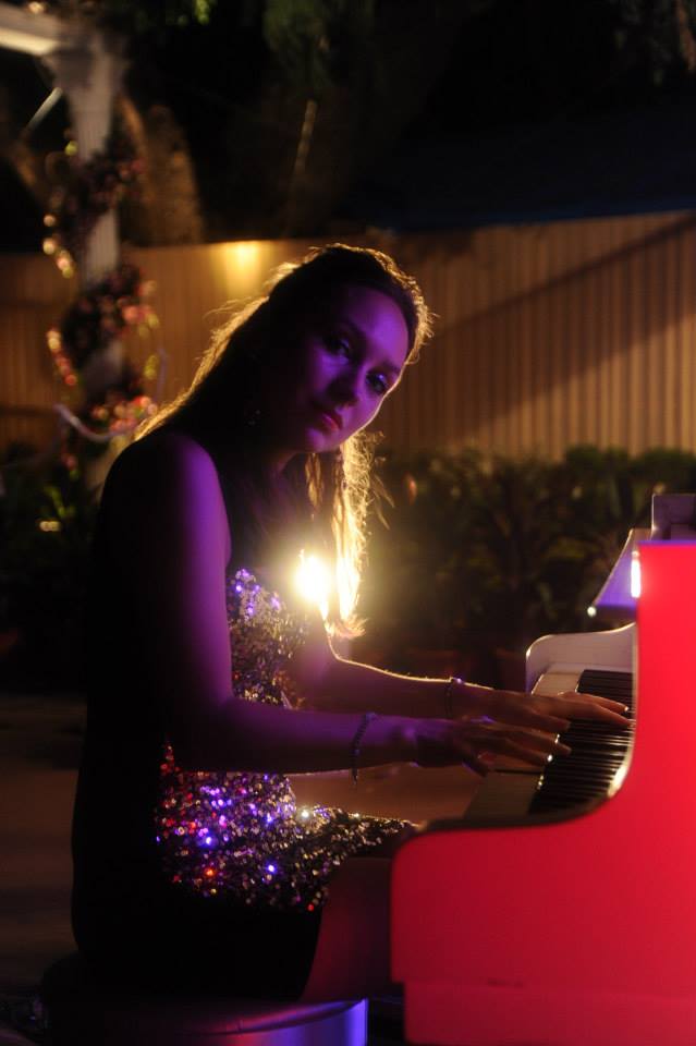 piano player vadodara